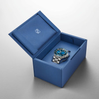 Aquis Date Calibre 400